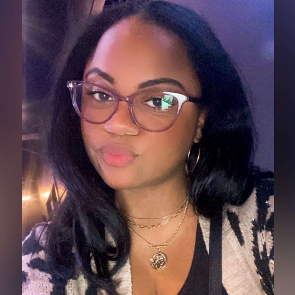 Welcome To My Closet!! (Meet Your Seller) 💋